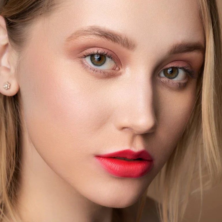 MoodMatcher Color Changing Lipstick Red To Dark Fuchsia Tint - Image 3